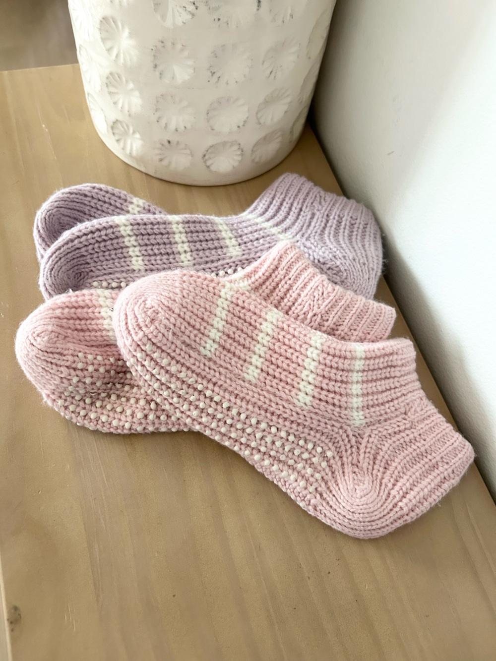 Set of 2 Pastel Ribbed Knit Non-Slip Grip Ankle Socks Pink Lavender